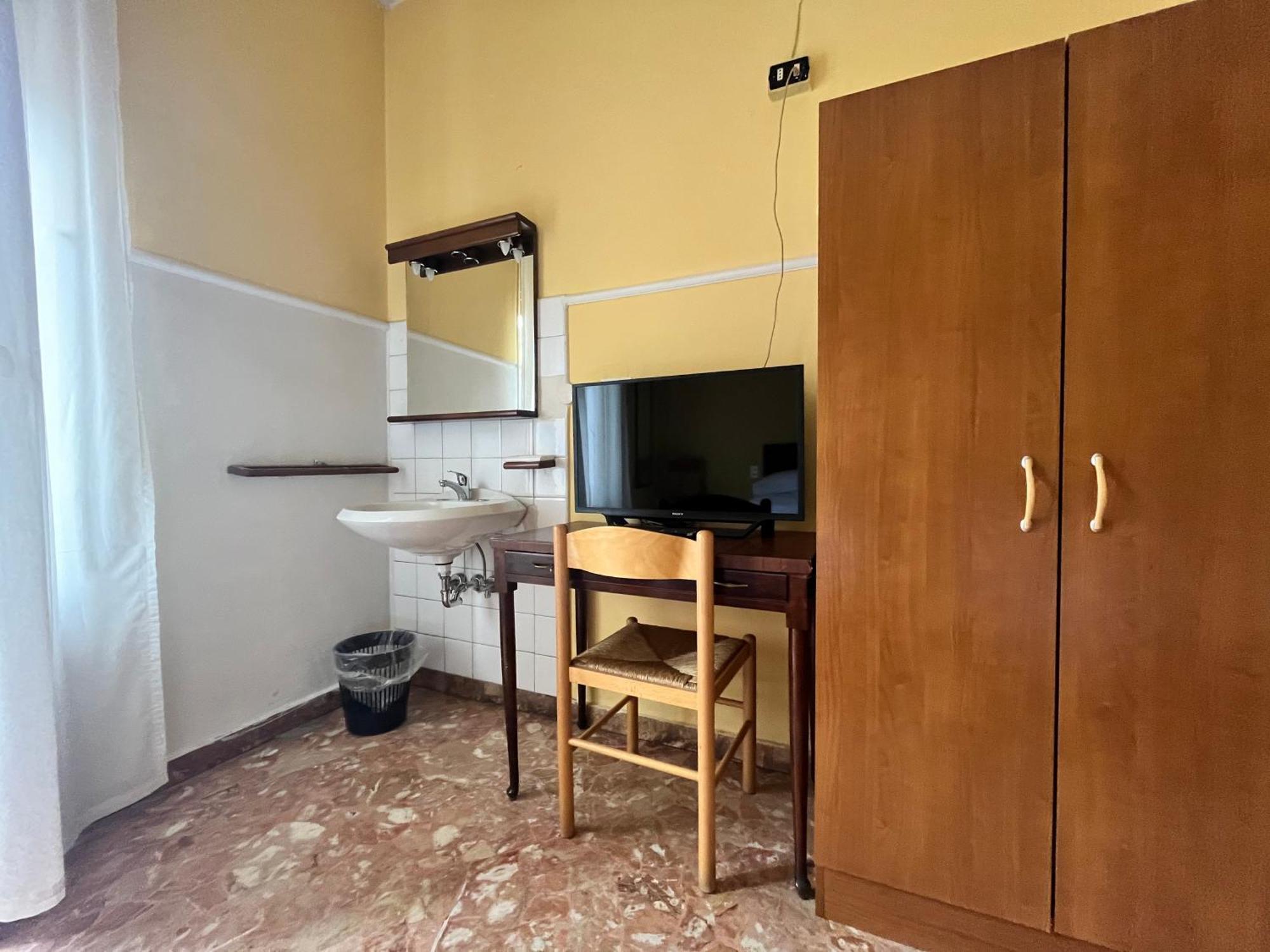 Hotel Parini Cesano Boscone Kültér fotó