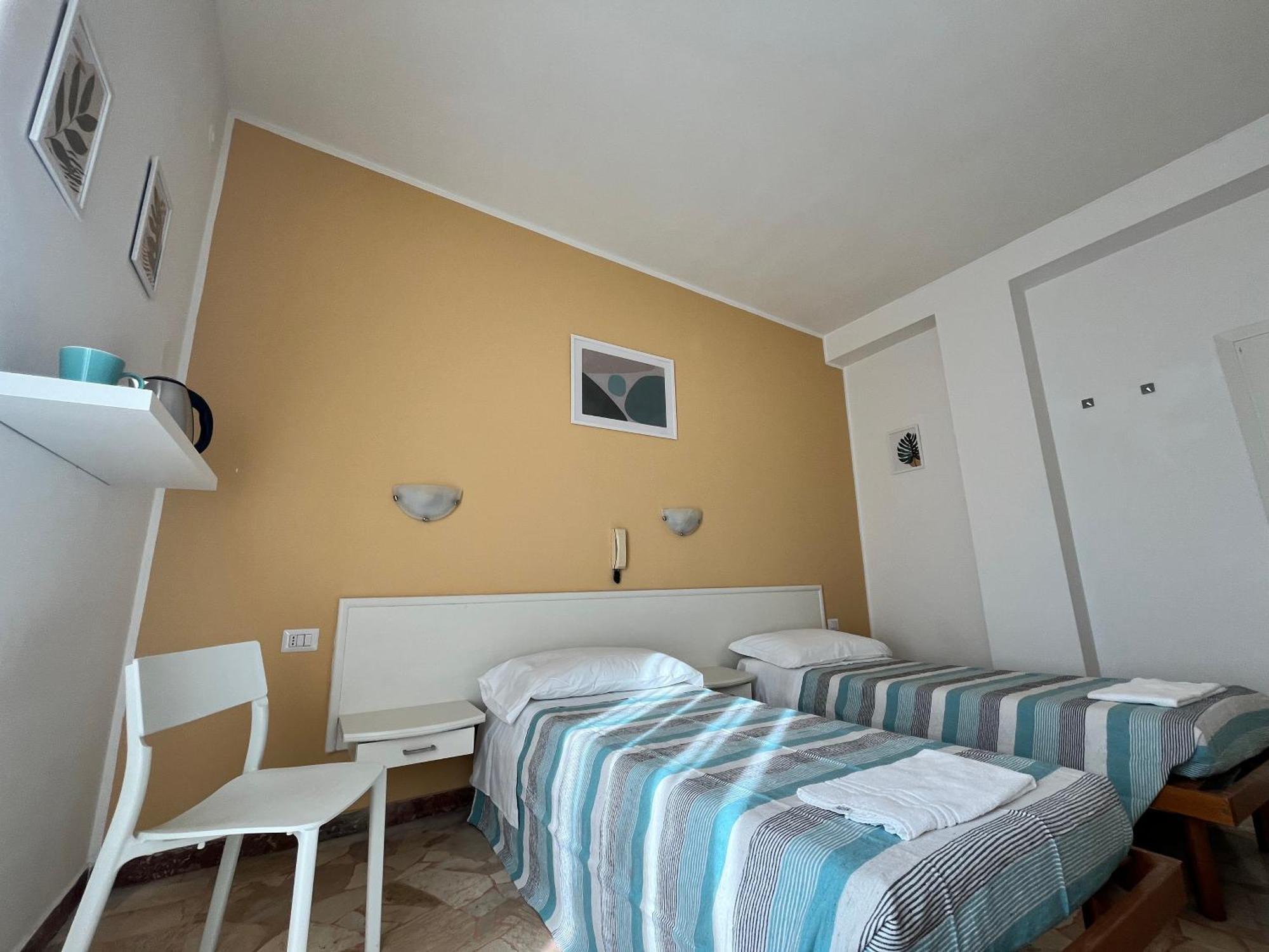 Hotel Parini Cesano Boscone Kültér fotó