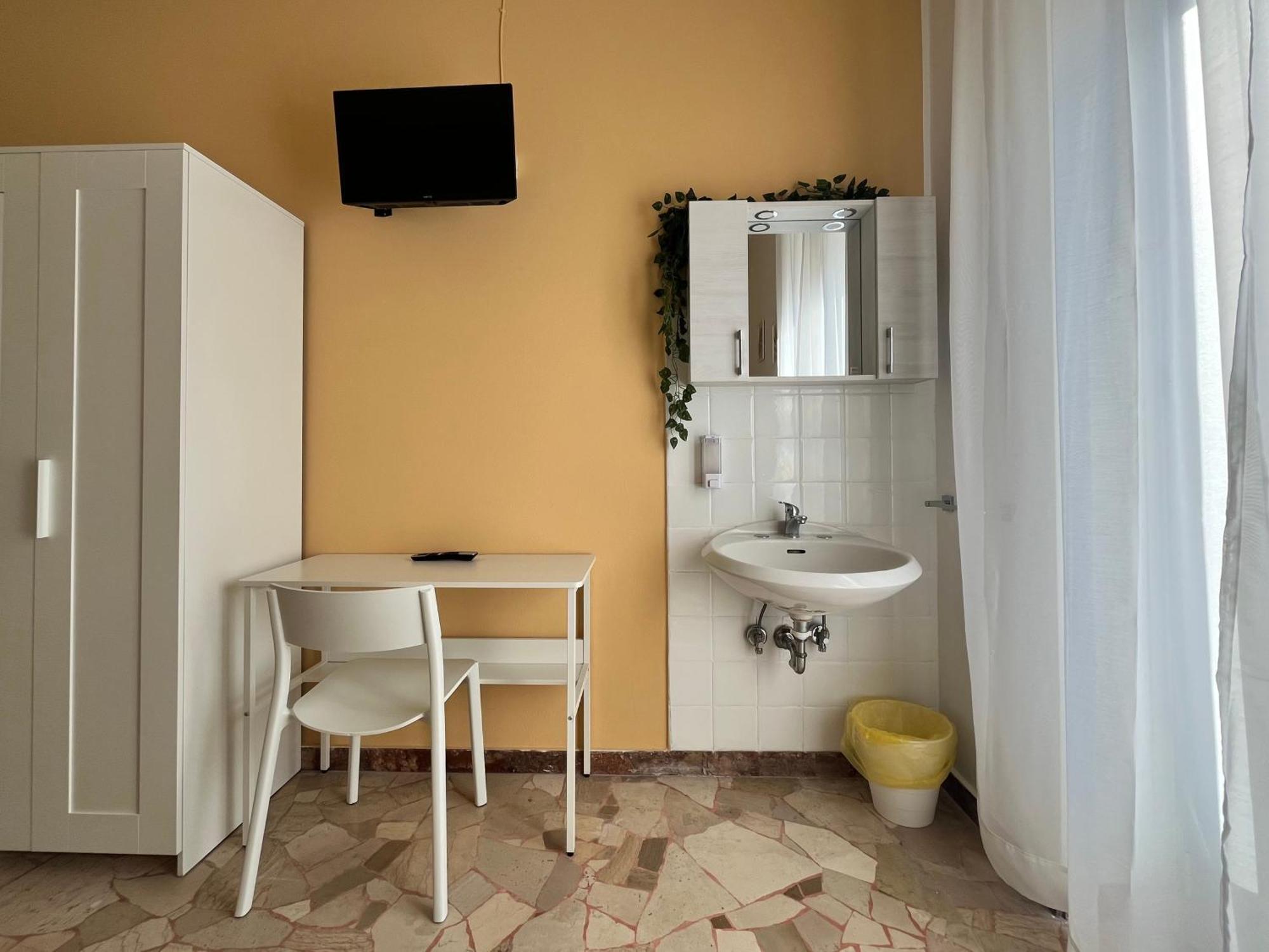 Hotel Parini Cesano Boscone Kültér fotó
