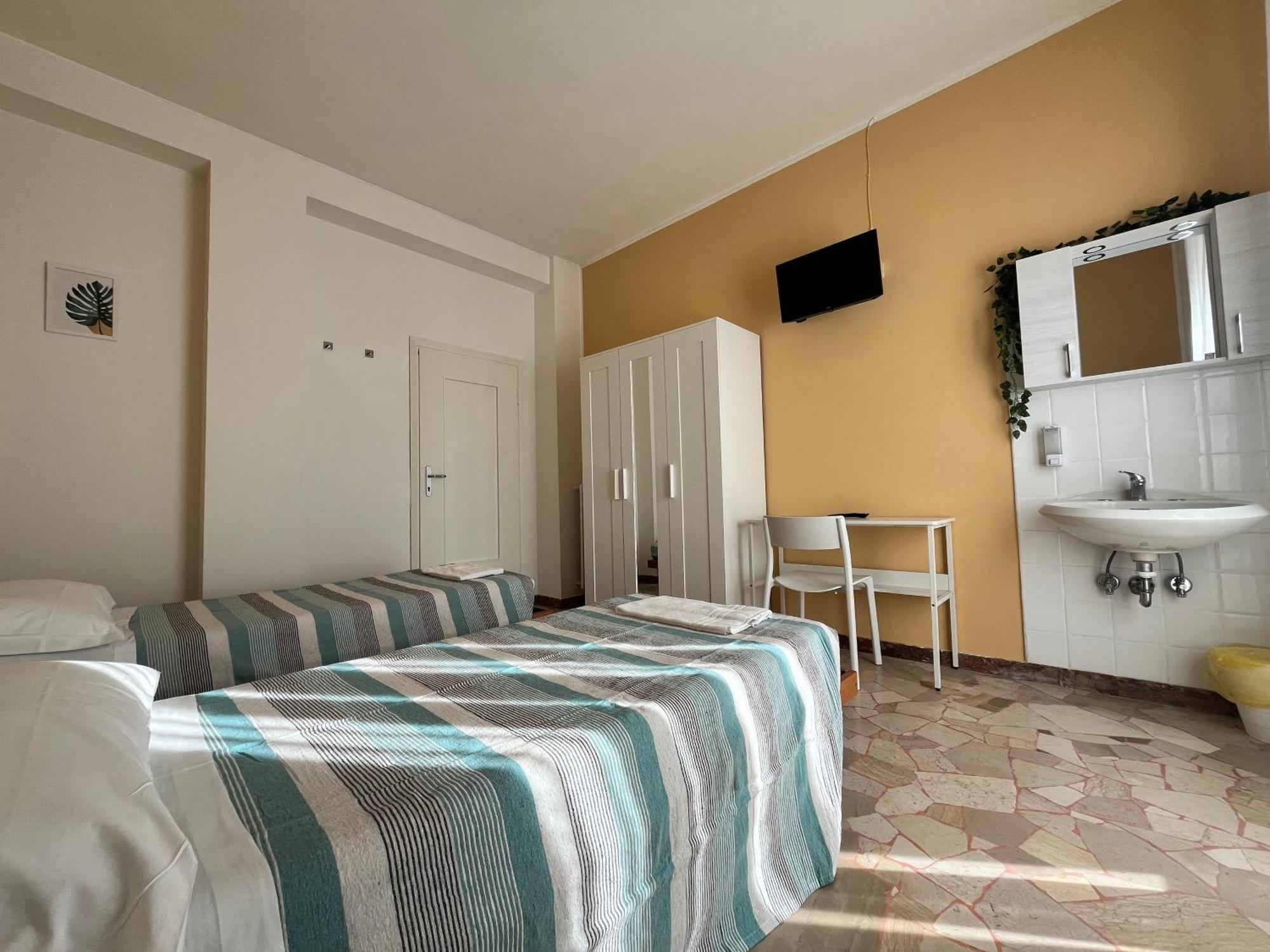 Hotel Parini Cesano Boscone Kültér fotó