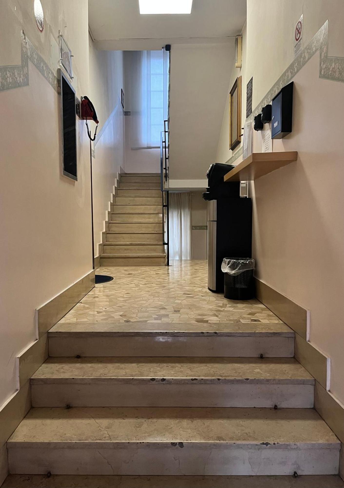 Hotel Parini Cesano Boscone Kültér fotó