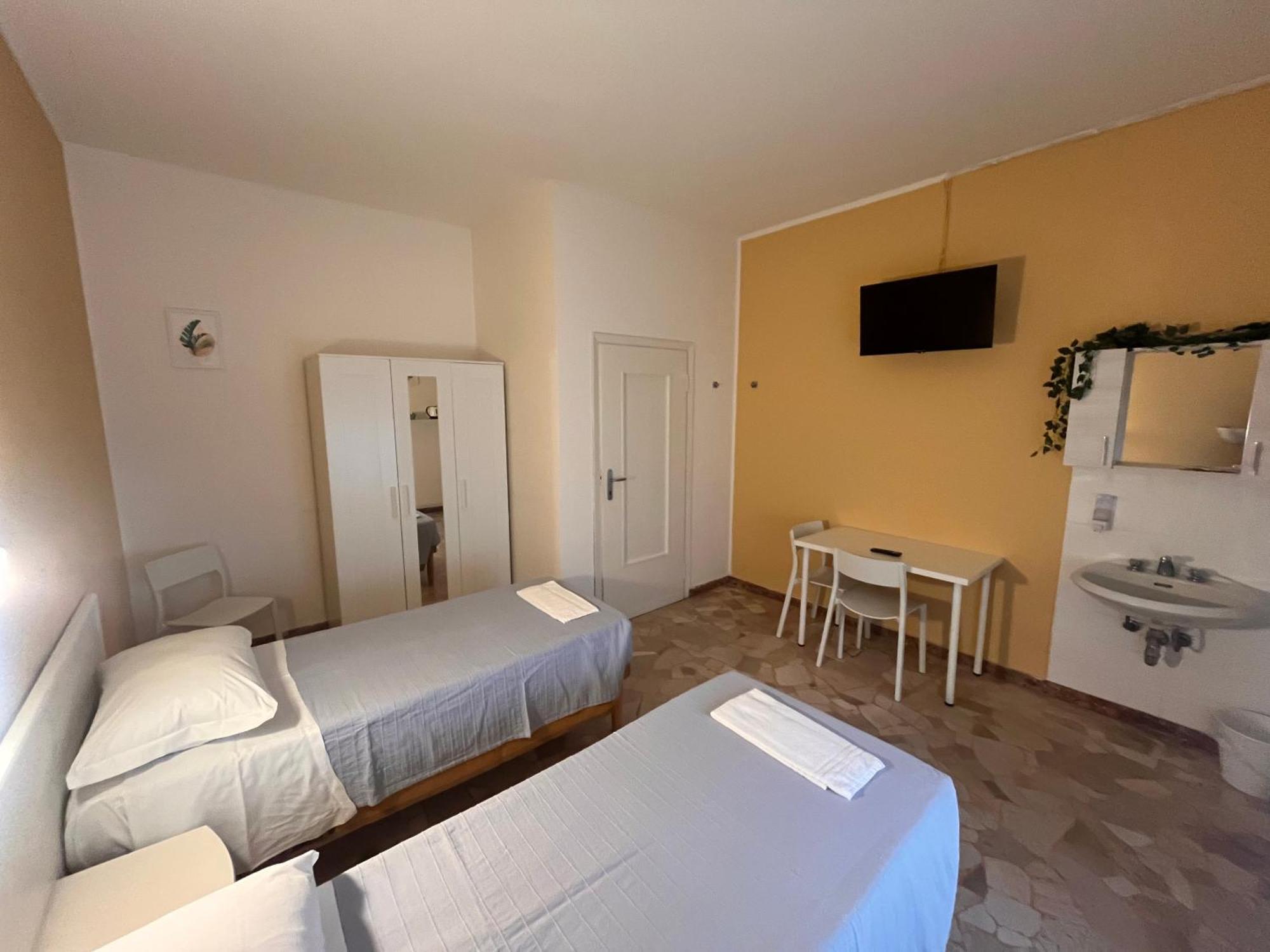 Hotel Parini Cesano Boscone Kültér fotó