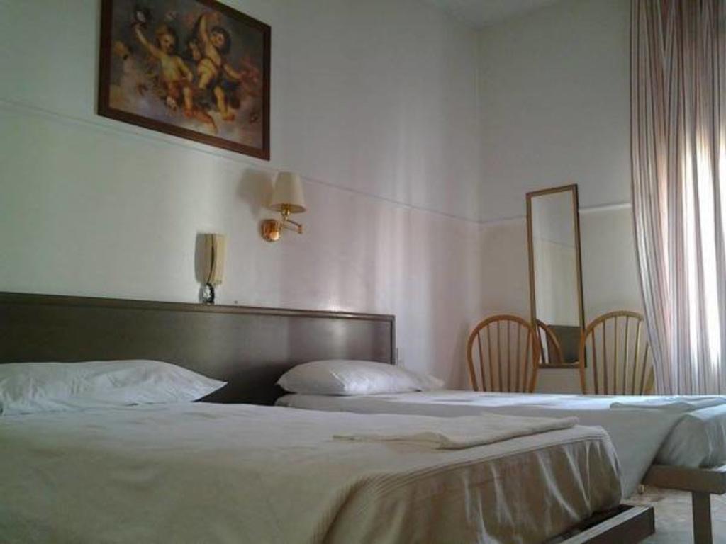 Hotel Parini Cesano Boscone Kültér fotó