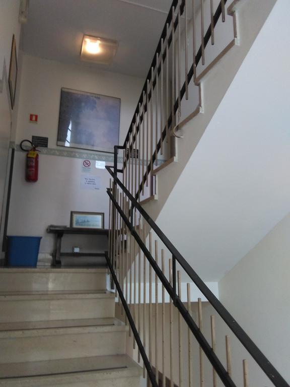 Hotel Parini Cesano Boscone Kültér fotó